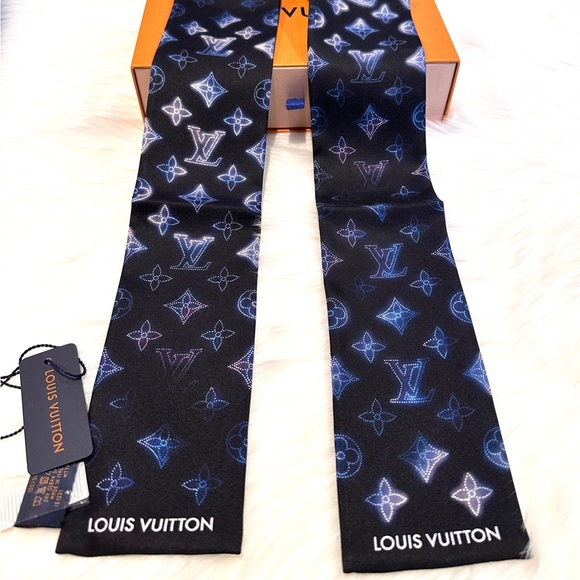 NEW Louis Vuitton Flight Mode Bandeau Blue Scarf - Picture 2 of 9